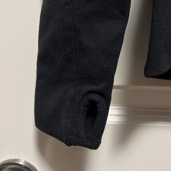 Lululemon Full Zip Jacket Black with hood - Picture 4 of 7